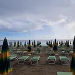 Loren's Follonica